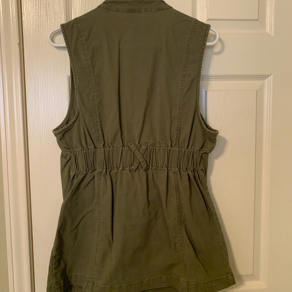CaBi olive fitted vest small, wear w/ anything work or fun! Brass details-classy